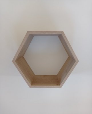 Závěsná police HEXAGON - NA MÍRU v různých barvách